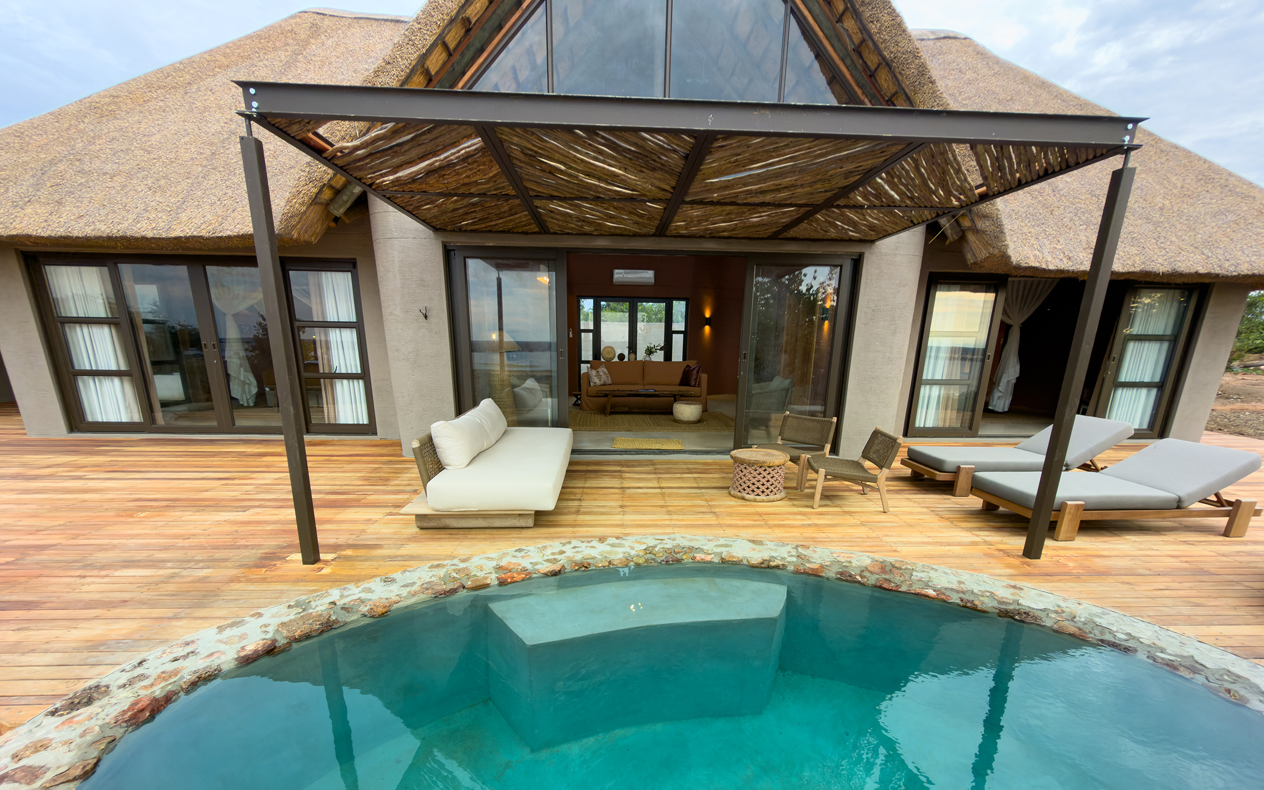 Machaba Web Ngoma Suites Pool Exterior
