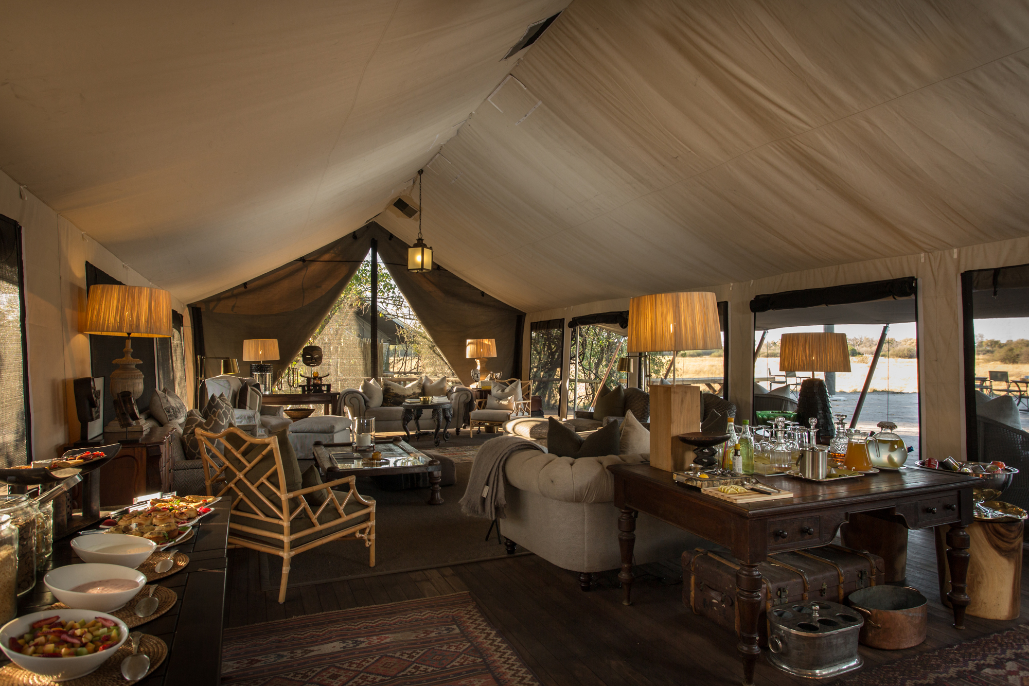 Authentic Safari Style Authentic Safari Style