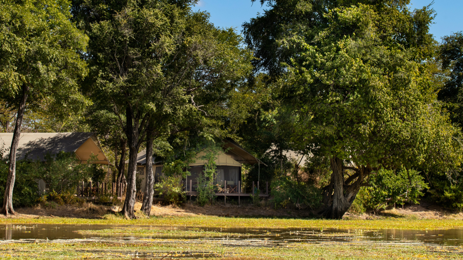 Machaba Zimbabwe Mana Pools Ingwe Pan Room Exterior View
