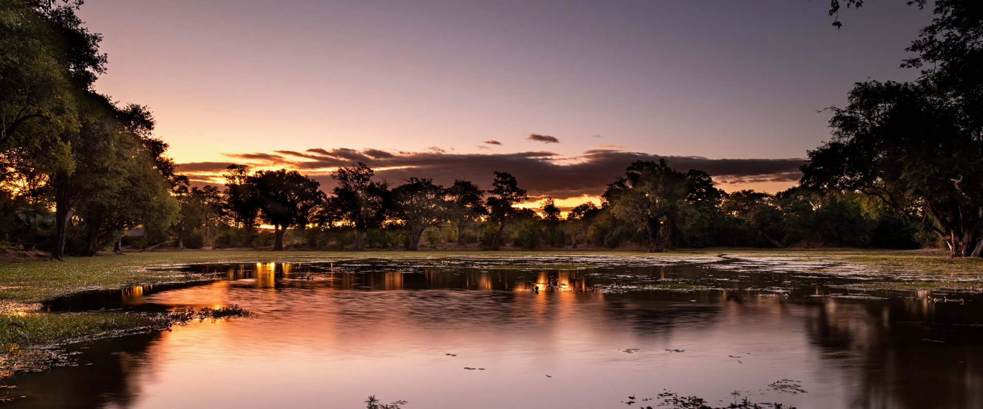Machaba Web Activity Canoeing Stunning Sunet Over Water
