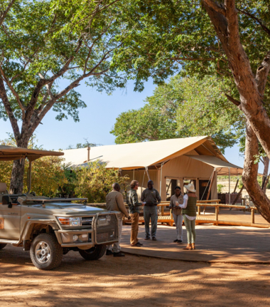 Guides informing their guests of the safari they are about to undertake