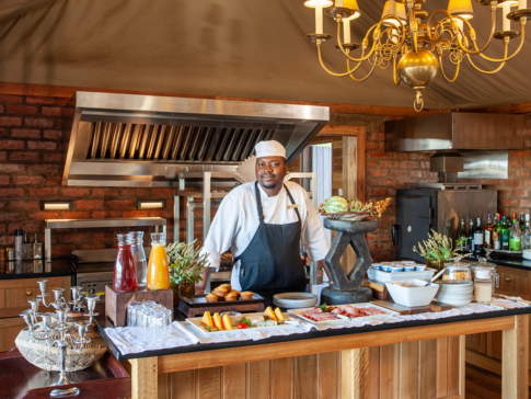 Machaba Safaris December Mail Exceptional Dining In Pristine Locations