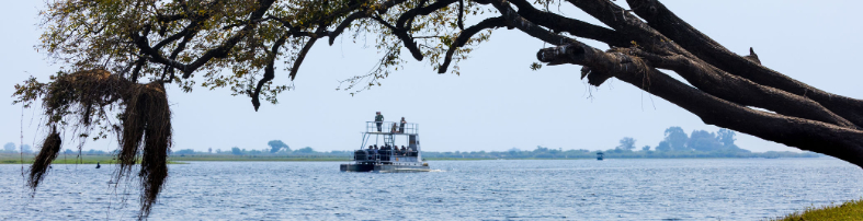 Web Machaba Ngoma Lodge Gallery Experience Boating