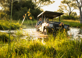 Machaba Safaris Web Experience Gamedrives Crossing River